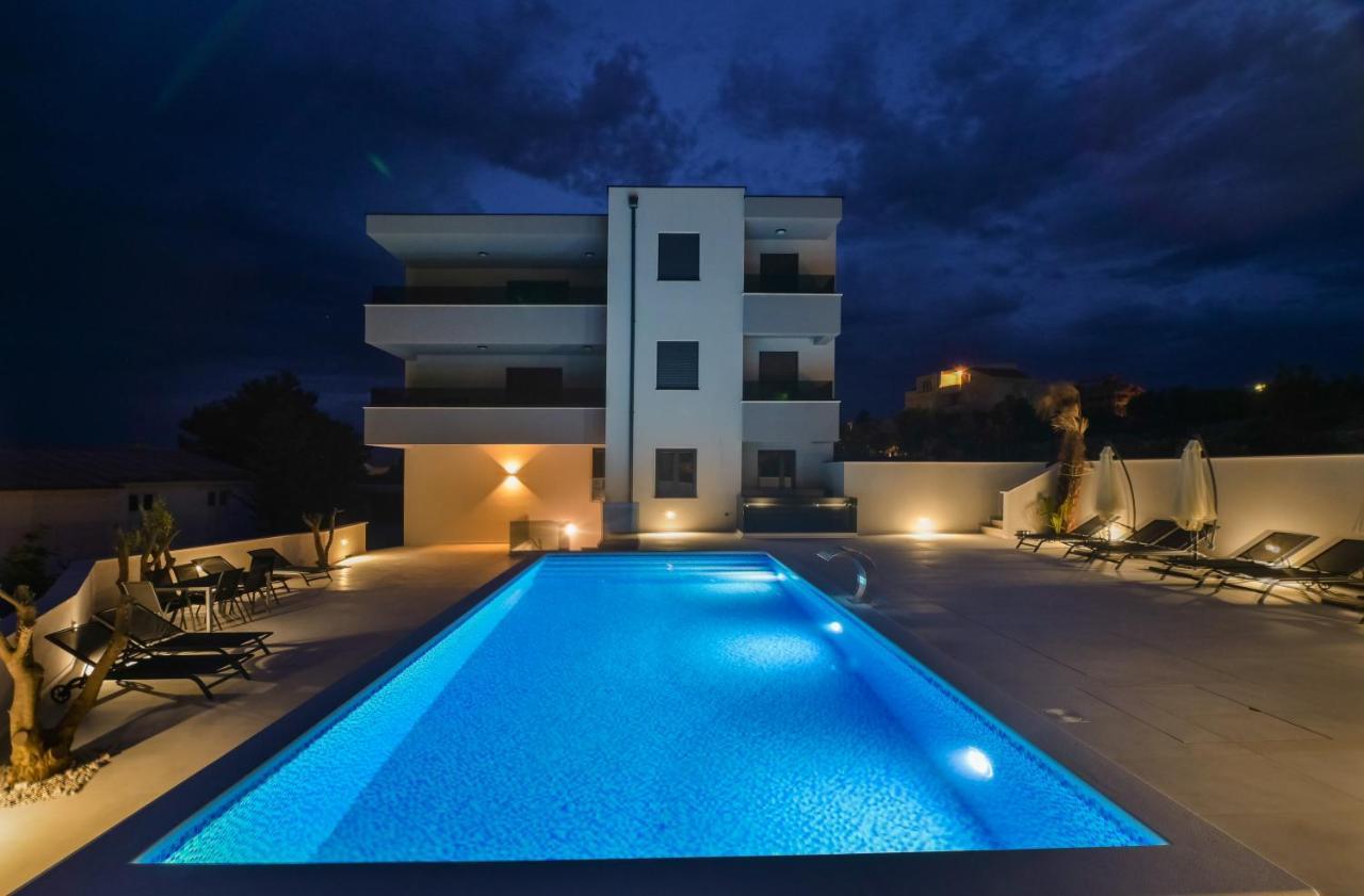 The Eagle Apartment Novalja Exterior foto